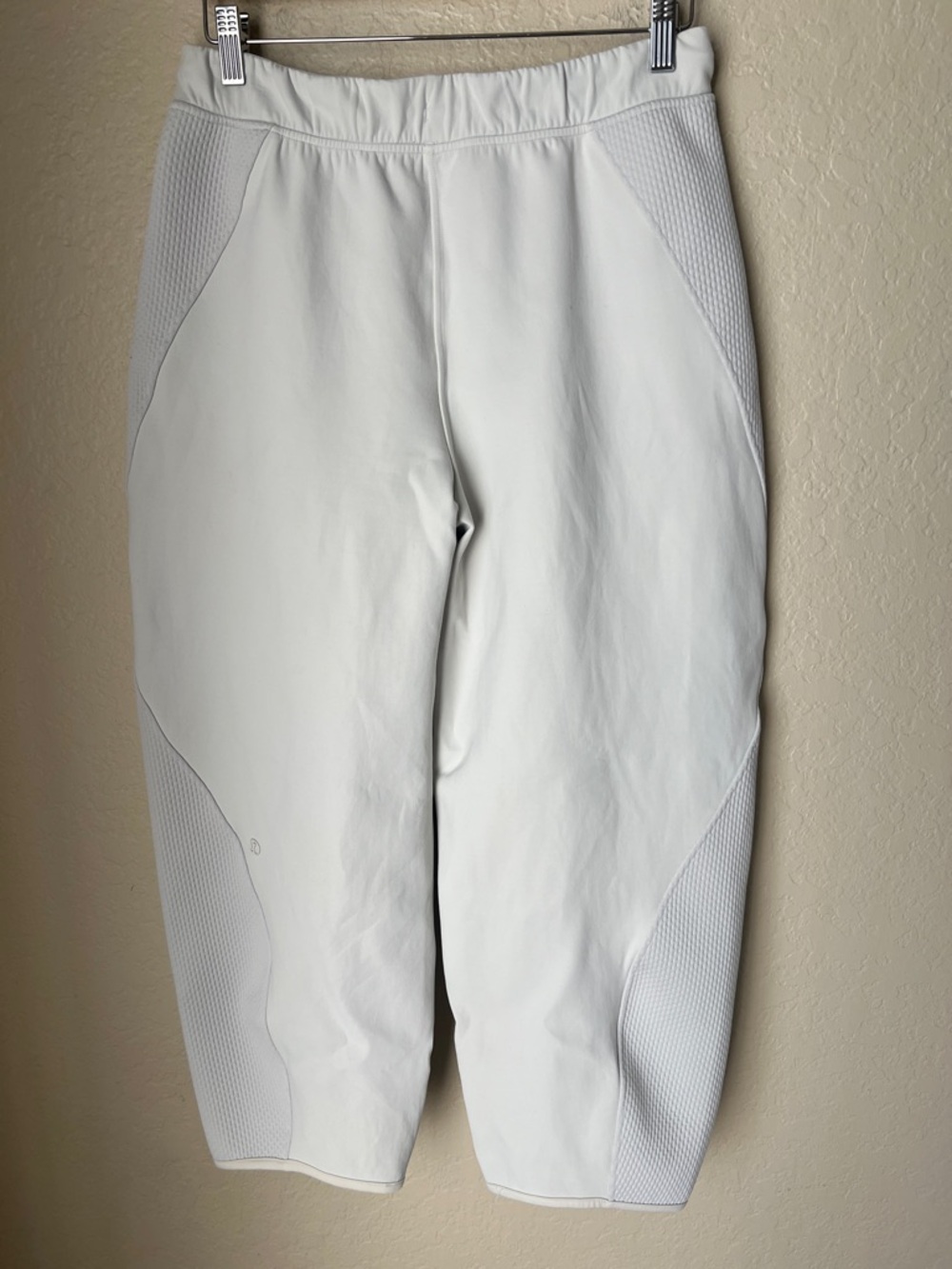 Lululemon ivory mixed fabric relaxed taper pants - Picture 5 of 10